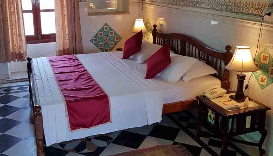 WelcomHeritage Mandir Palace- Surya Mahal Suite